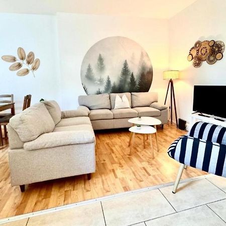 Holiday Appartement,Kostenfrei Parkplatz,Innenstadt,3 Bdr,6 Personen,Babybett เบาท์เซน ภายนอก รูปภาพ