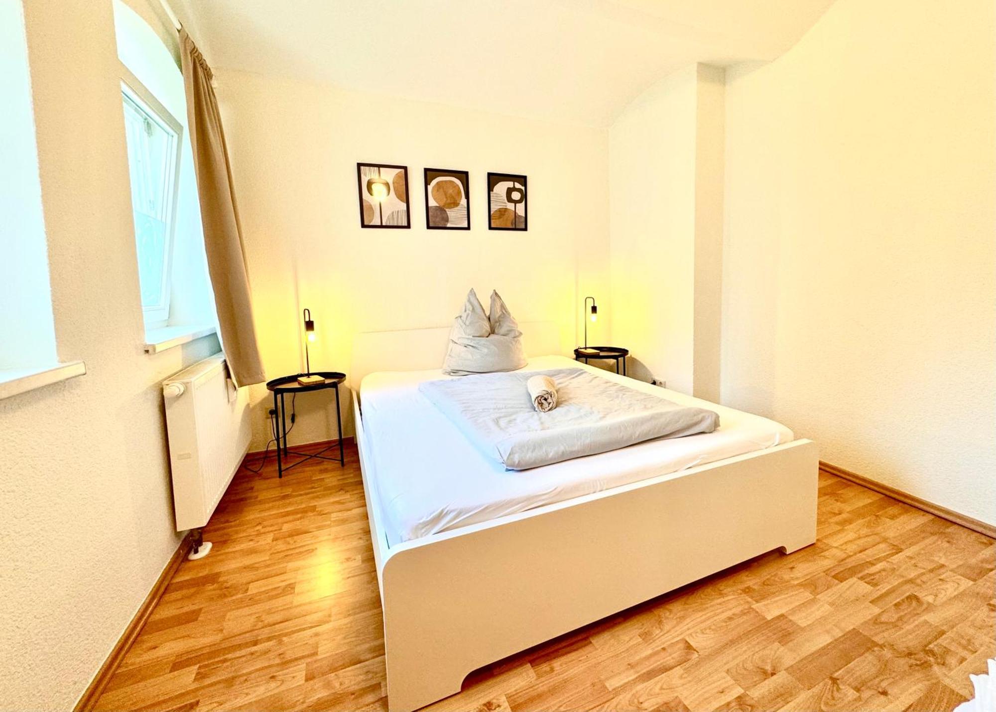 Holiday Appartement,Kostenfrei Parkplatz,Innenstadt,3 Bdr,6 Personen,Babybett เบาท์เซน ภายนอก รูปภาพ