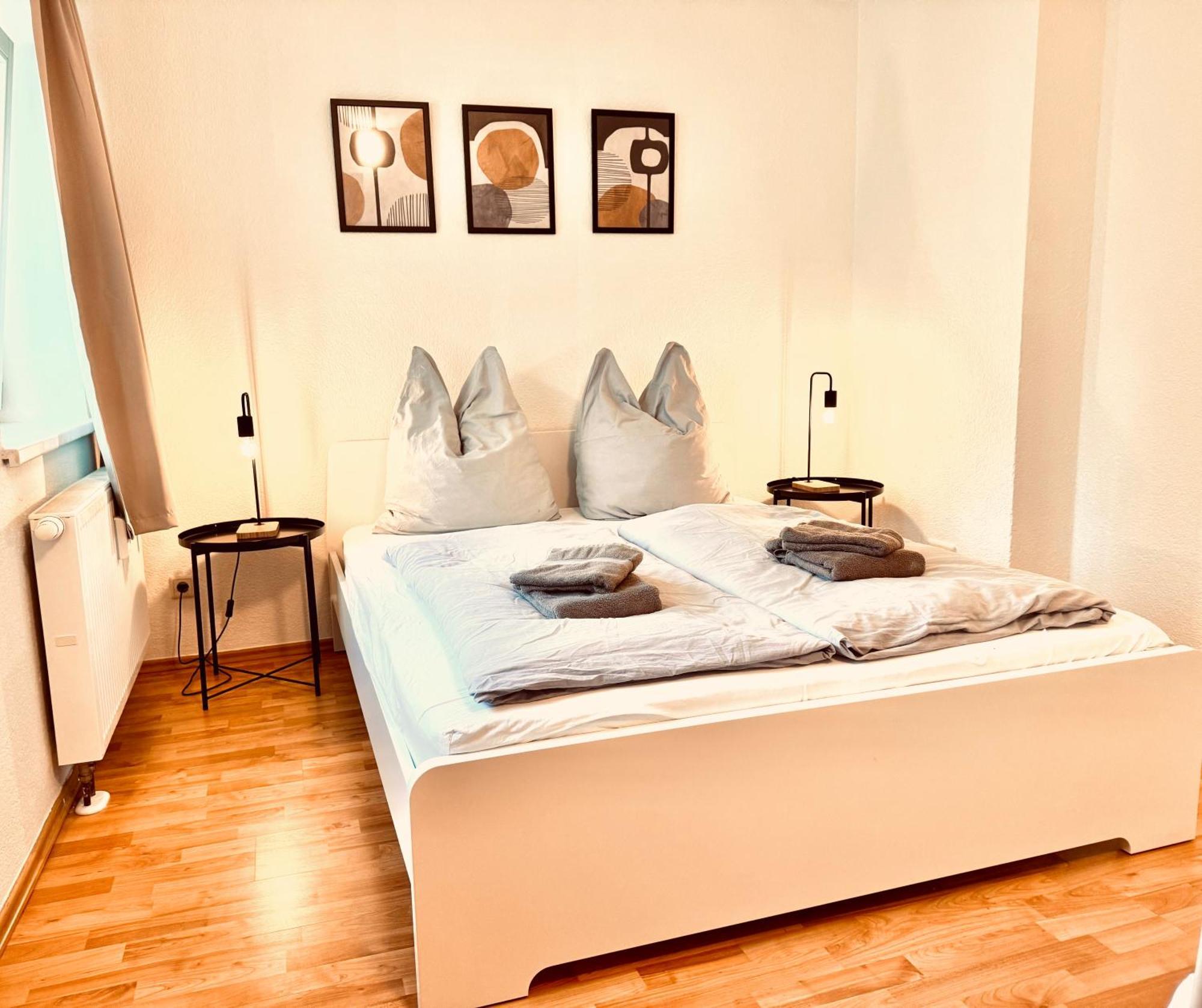 Holiday Appartement,Kostenfrei Parkplatz,Innenstadt,3 Bdr,6 Personen,Babybett เบาท์เซน ภายนอก รูปภาพ