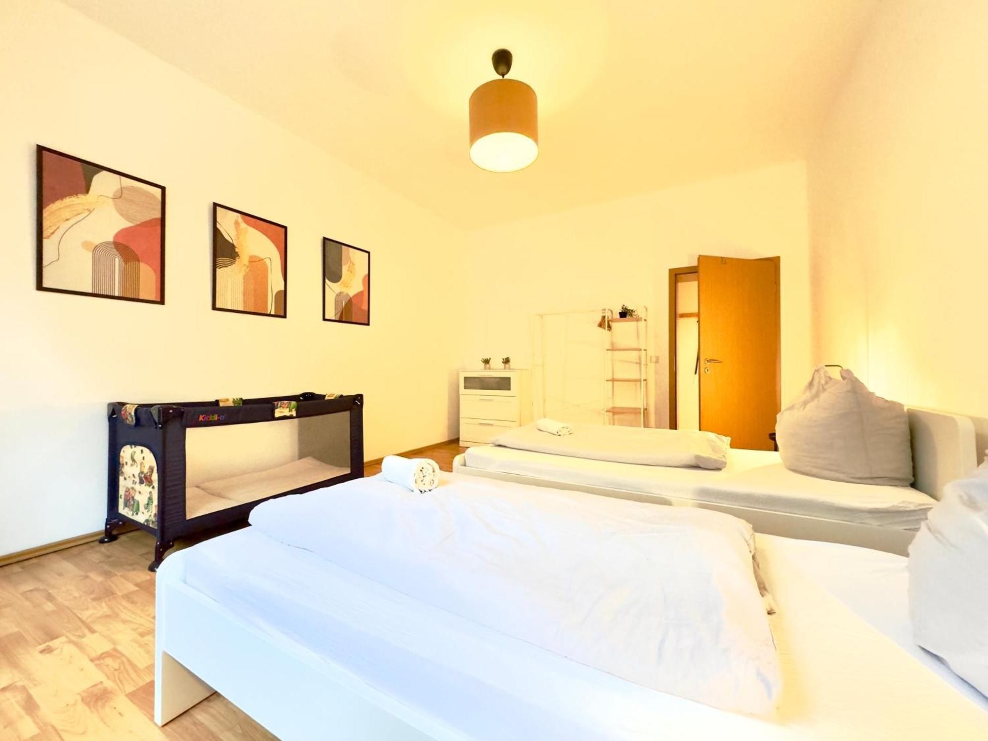 Holiday Appartement,Kostenfrei Parkplatz,Innenstadt,3 Bdr,6 Personen,Babybett เบาท์เซน ภายนอก รูปภาพ