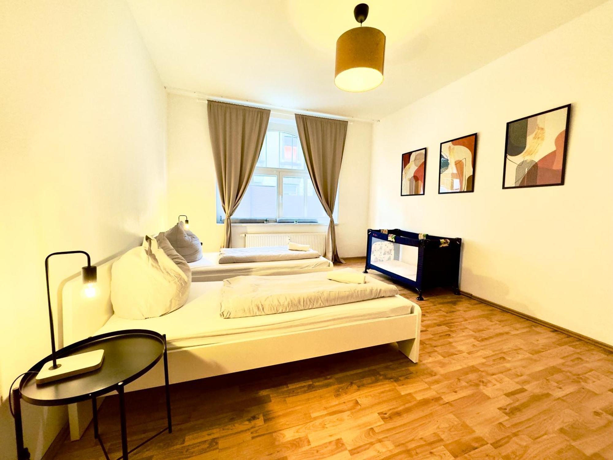 Holiday Appartement,Kostenfrei Parkplatz,Innenstadt,3 Bdr,6 Personen,Babybett เบาท์เซน ภายนอก รูปภาพ