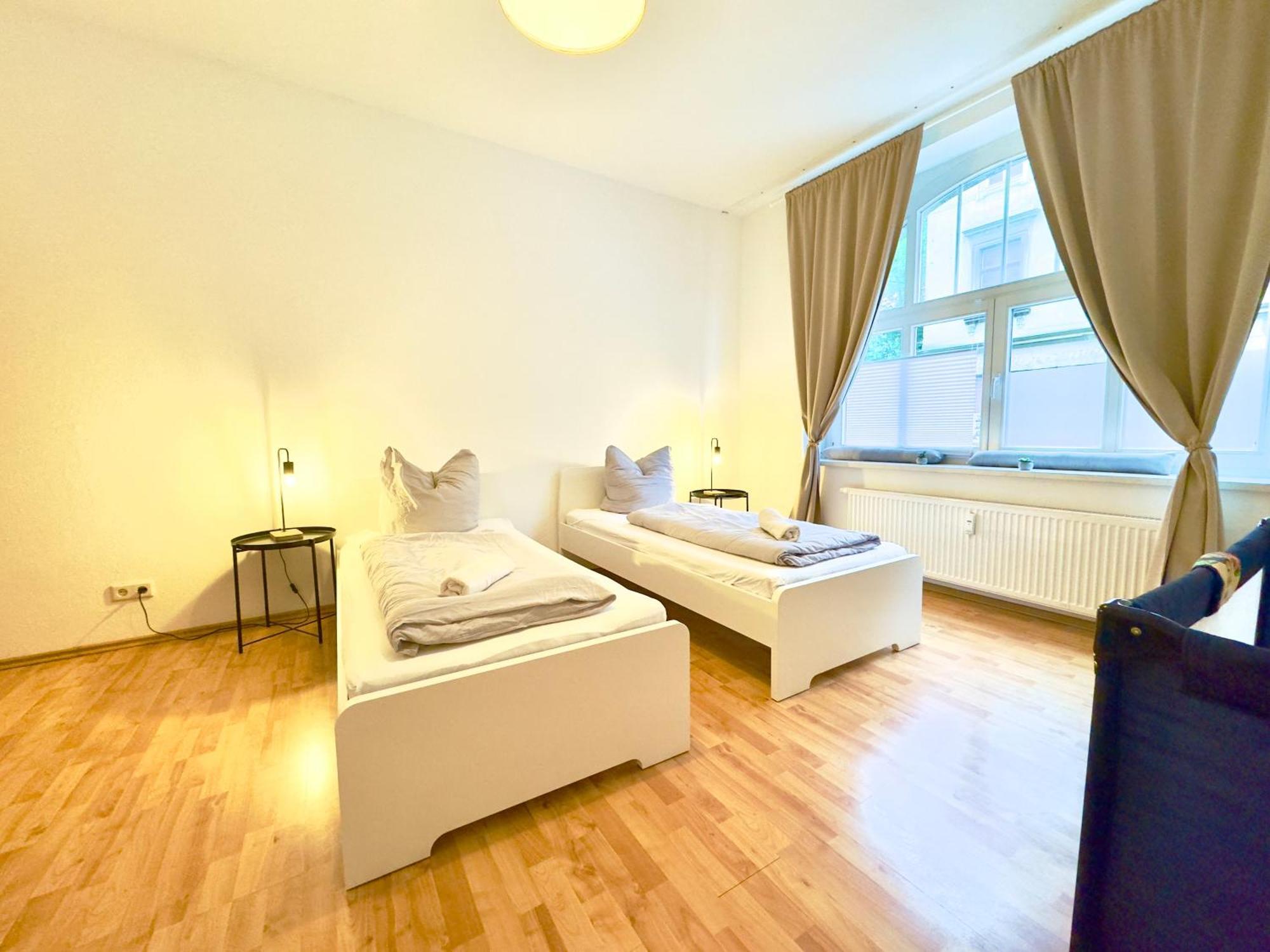 Holiday Appartement,Kostenfrei Parkplatz,Innenstadt,3 Bdr,6 Personen,Babybett เบาท์เซน ภายนอก รูปภาพ