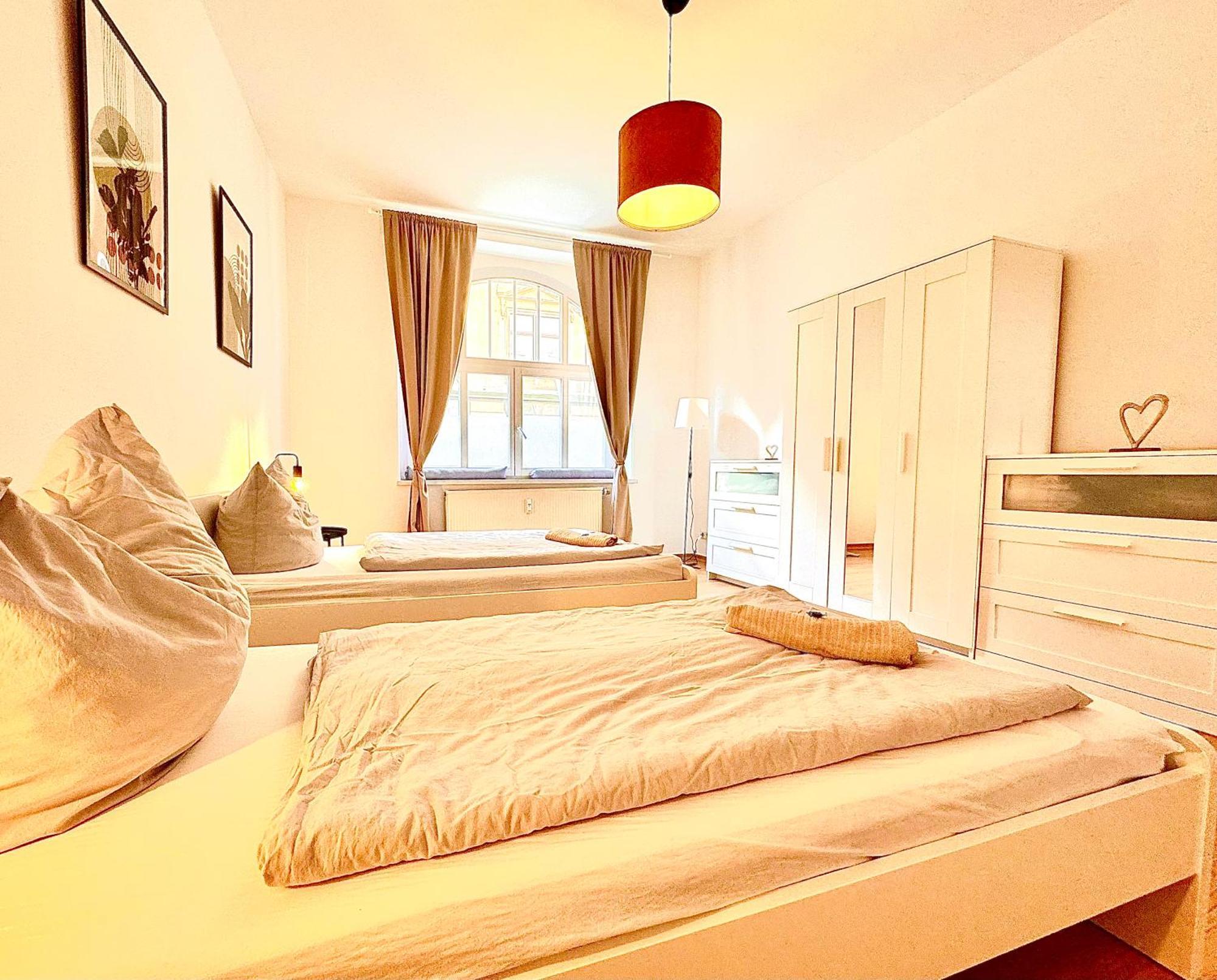 Holiday Appartement,Kostenfrei Parkplatz,Innenstadt,3 Bdr,6 Personen,Babybett เบาท์เซน ภายนอก รูปภาพ