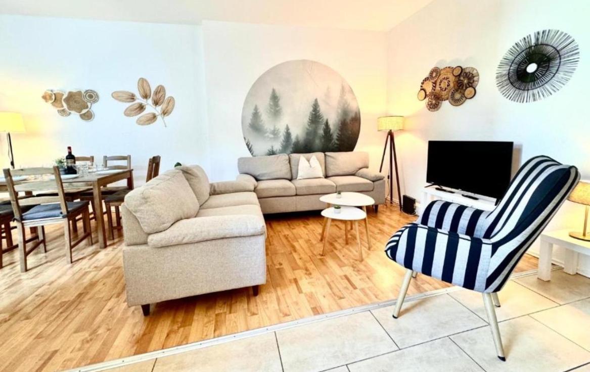 Holiday Appartement,Kostenfrei Parkplatz,Innenstadt,3 Bdr,6 Personen,Babybett เบาท์เซน ภายนอก รูปภาพ